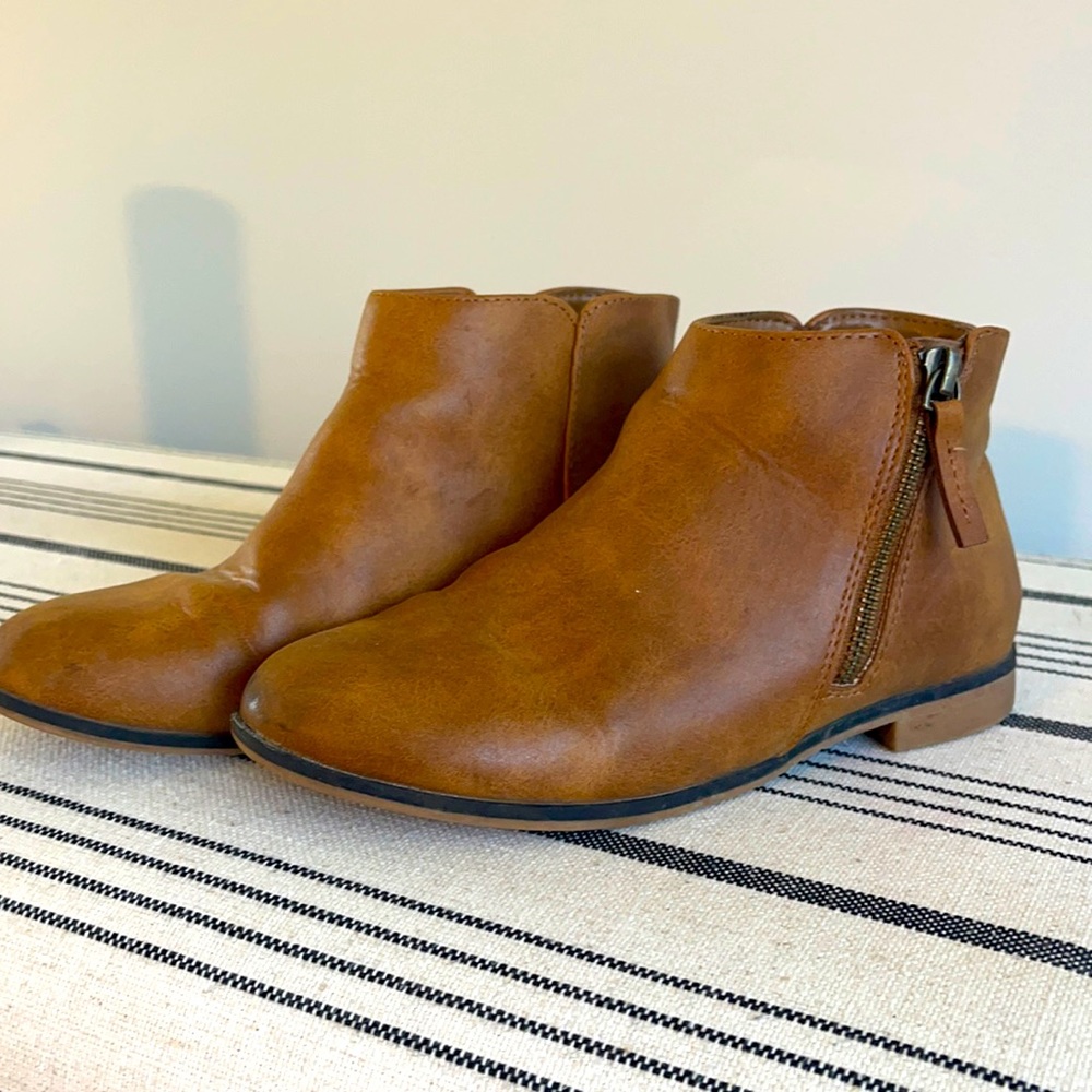 Cat and Jack booties